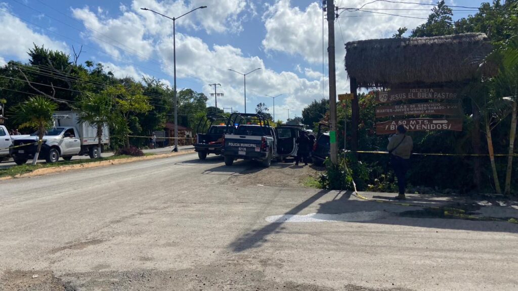 Asalto a una camioneta en comunidad de Tulum deja a un hombre muerto y otro herido