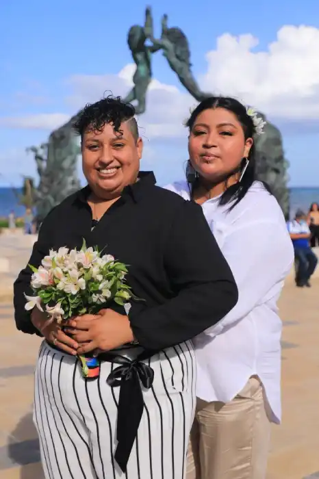 Se casan tres parejas en bodas igualitarias 1