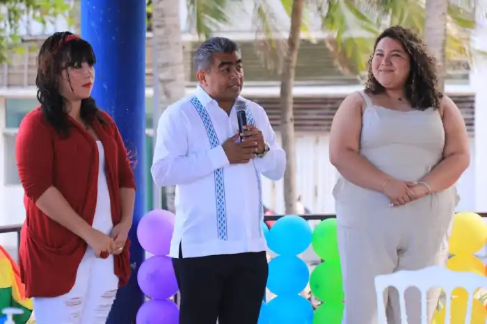 Se casan tres parejas en bodas igualitarias