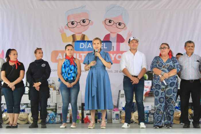 Celebra-gobierno-municipal-de-Playa-Del-Carmen-a-adultos-mayores