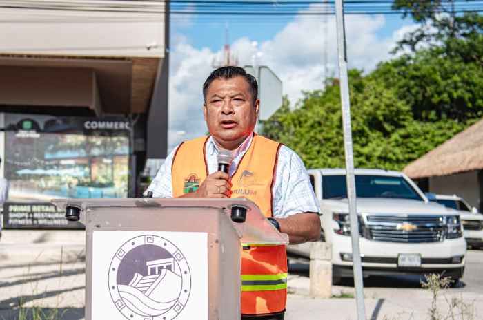 Marciano Dzul Caamal da banderazo a la primera etapa de la modernización en la Av. Coba de Tulum