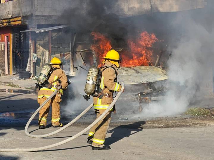 Desolador Incendio de una Camioneta en las Calles de Chetumal