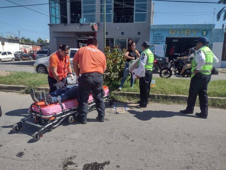 Pareja de Motociclistas Sufre Graves Lesiones en Chetumal: Derrape Tras Incidente con "Auto Fantasma"