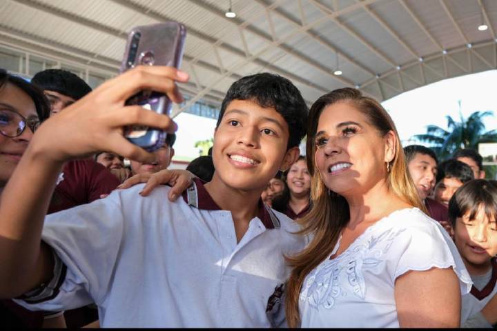 Transformacion Educativa en Cancun Inauguracion del Domo y Rehabilitacion por Mara Lezama en Secundaria Tecnica No. 31 2