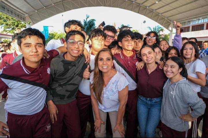 Transformación Educativa en Cancún: Inauguración del Domo y Rehabilitación por Mara Lezama en Secundaria Técnica No. 31
