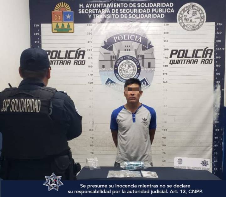 Arrestan a sujeto con 11 paquetes de droga en parque de Playa del Carmen