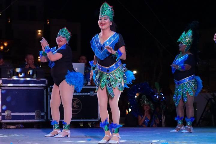 Carlos Rivera hechiza a los asistentes de Playa del Carmen durante el Carnaval 2024