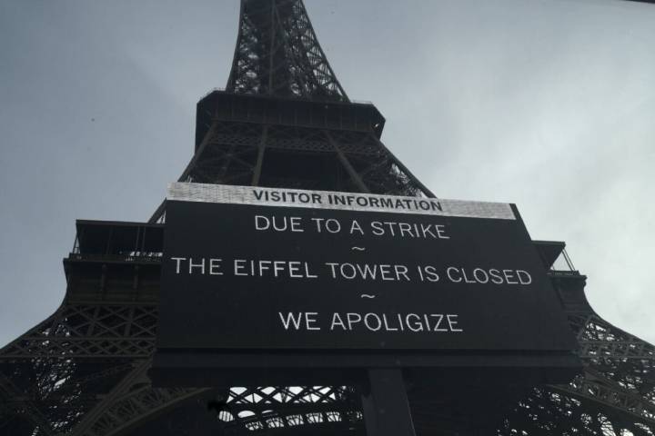 Cierre de la Torre Eiffel en París por Huelga de Trabajadores