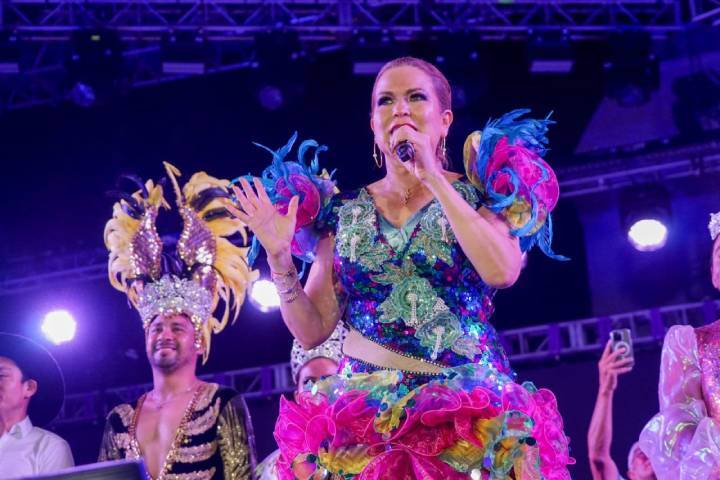 Deslumbrante Actuación de la Banda MS en Playa del Carmen