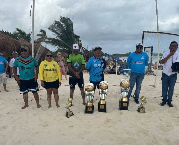 Gloria Playera: Nopaleros se Alza con el Trofeo en Playa del Carmen