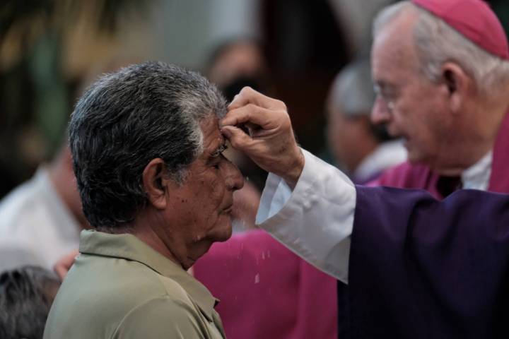 Inicio Solemne de la Cuaresma con la Ceremonia de la Cruz