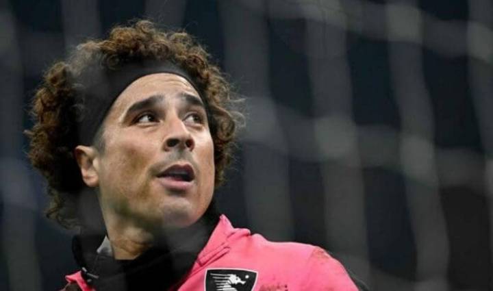 Guillermo Ochoa: Un hito histórico en su carrera con más de mil goles encajados en partidos de clubes