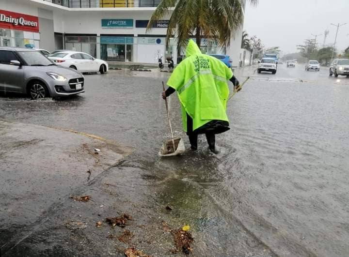 Despliegan acción en Solidaridad ante precipitaciones