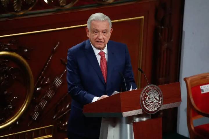 Investigación en Curso por Presunta Fuga de Pemex en Suministro de Agua en CDMX: AMLO se Pronuncia