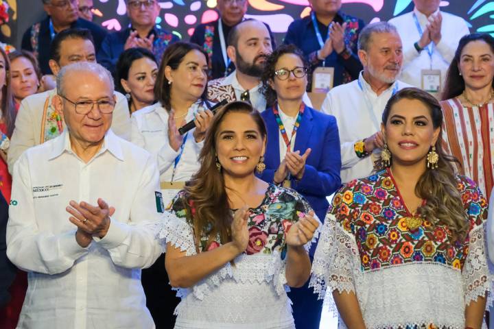 Quintana Roo sobresale en el Tianguis de Acapulco con el Stand del Mar Caribe Mexicano 3