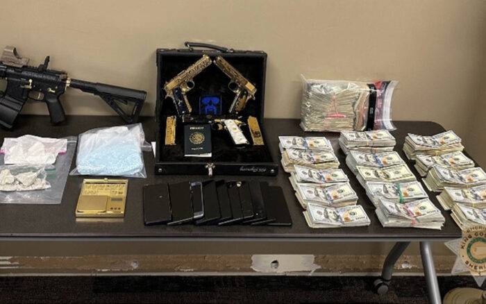 Arrestan en Washington a traficante del Cartel de Sinaloa con droga y armas enchapadas en oro