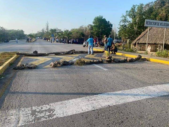 Ejidatarios Bloquean Vía Corta a Mérida por Segundo Día Consecutivo