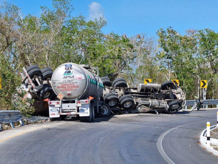 Accidente de Pipa en la Entrada del Aeropuerto de Cancún