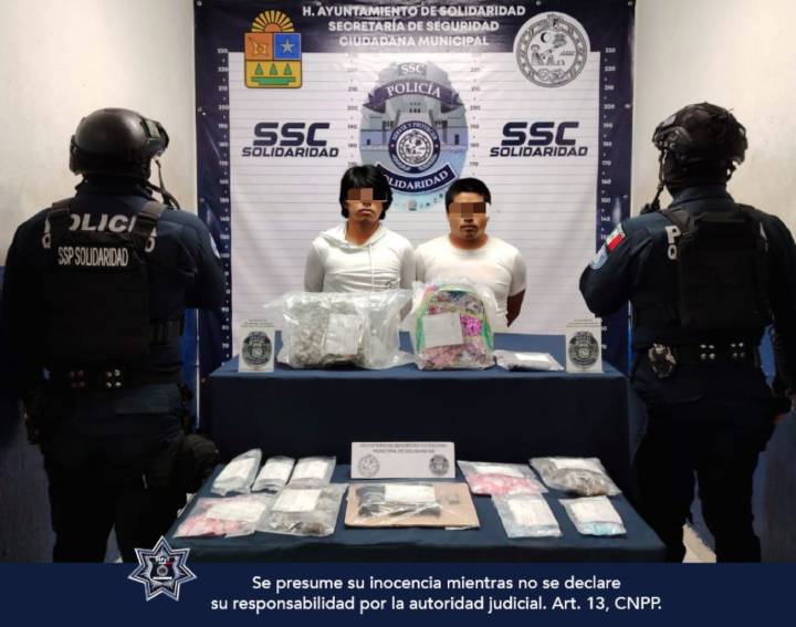 Arresto en Playa del Carmen: Dos Detenidos y Confiscación de Droga y Armas