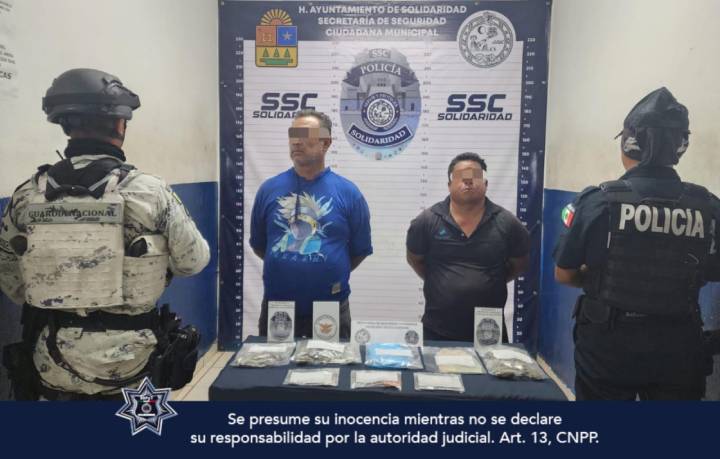 Detenidos dos individuos con posibles drogas en Playa del Carmen