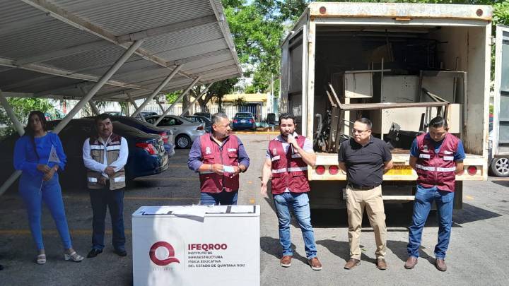 IFEQROO Promueve la Protección Ambiental con Donaciones de Materiales Reciclables y Equipos Electrónicos