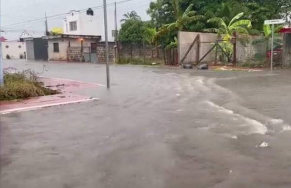 Intensa Lluvia Desordena Tráfico y Causa Caída de Internet en Chetumal