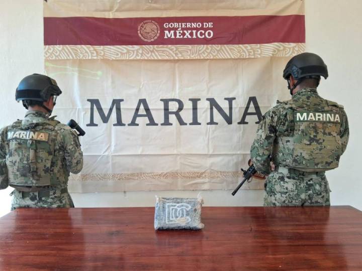 Marina Asegura Paquete con Posible Contenido Ilícito en Playa Kantenah, Quintana Roo