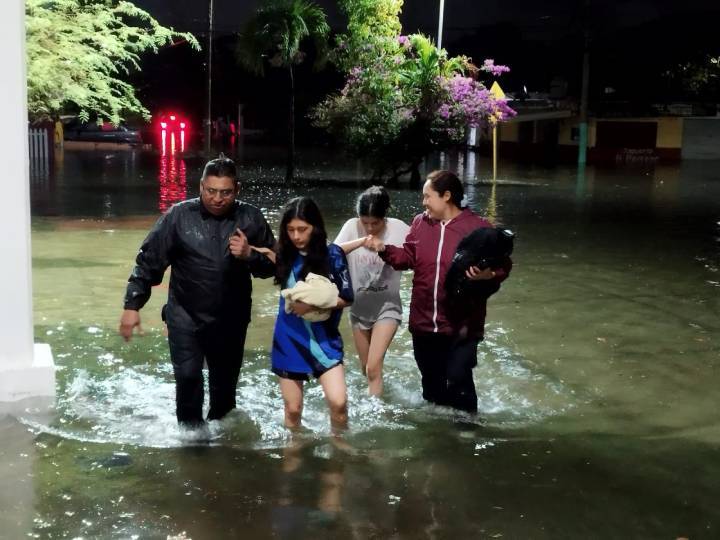 Quintana Roo Refuerza Apoyo tras Inundaciones en Chetumal