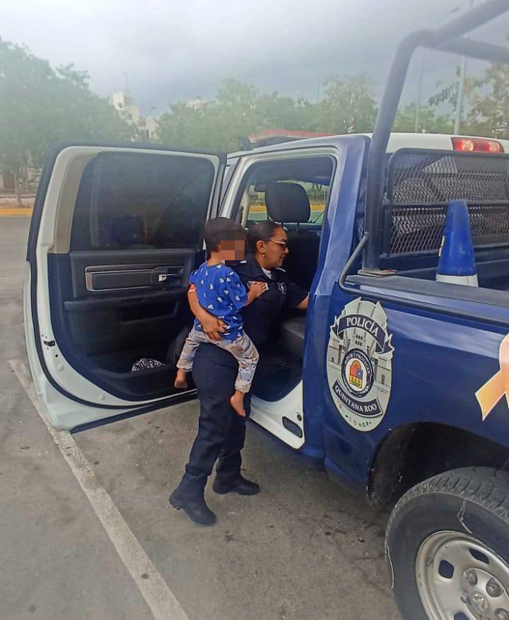 Rescatan a Niño Perdido en Playa del Carmen