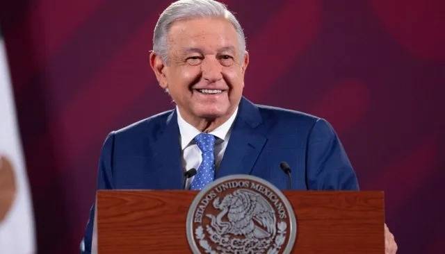 Anticipa López Obrador que entregará títulos de propiedad a 4 mil familias de la Colosio