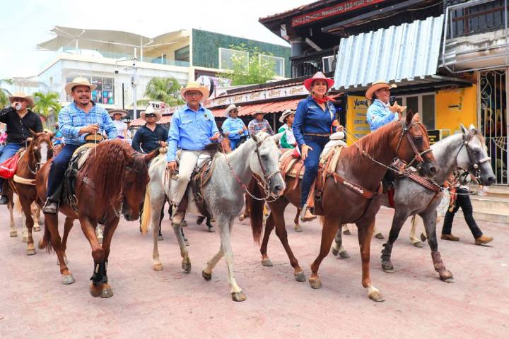 Cerca la Feria de Playa del Carmen 2024