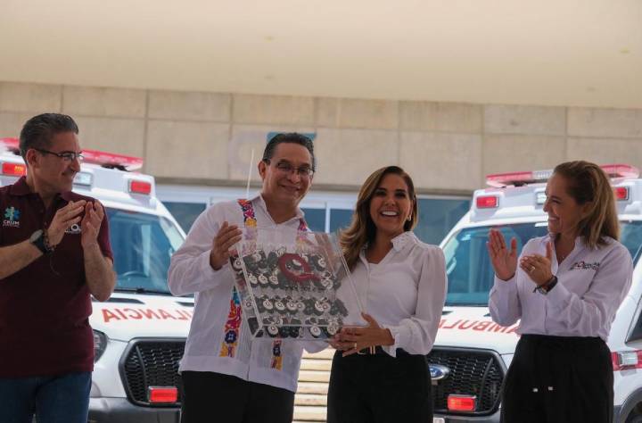 Quintana Roo recibe 31 ambulancias para reforzar la atención médica de emergencias