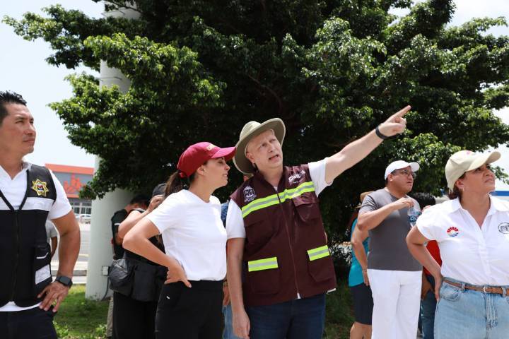 Supervisan obras de semaforización y Cruceros Seguros en Cancún