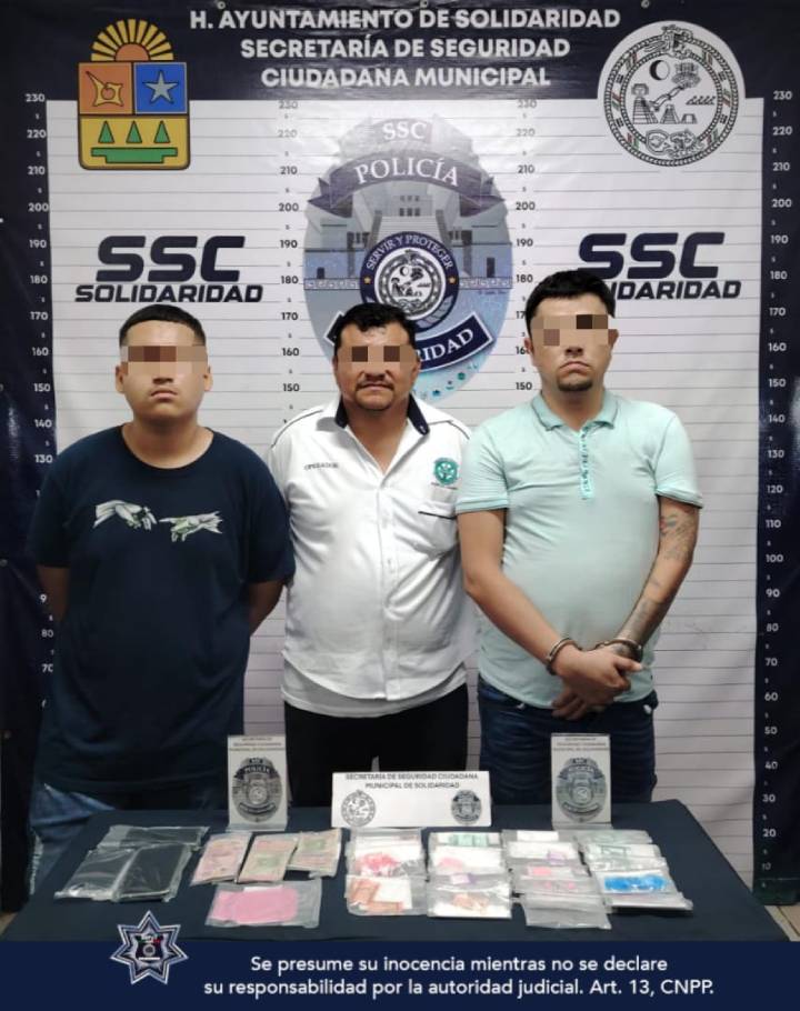 Tres sujetos asegurados por la Policía Municipal con posibles narcóticos en Solidaridad