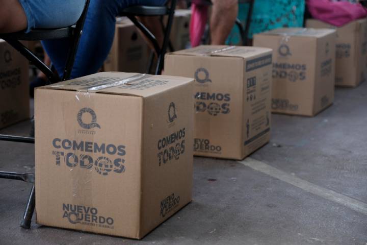 Mara Lezama distribuye alimentos a mas de 430 familias en Solidaridad 2