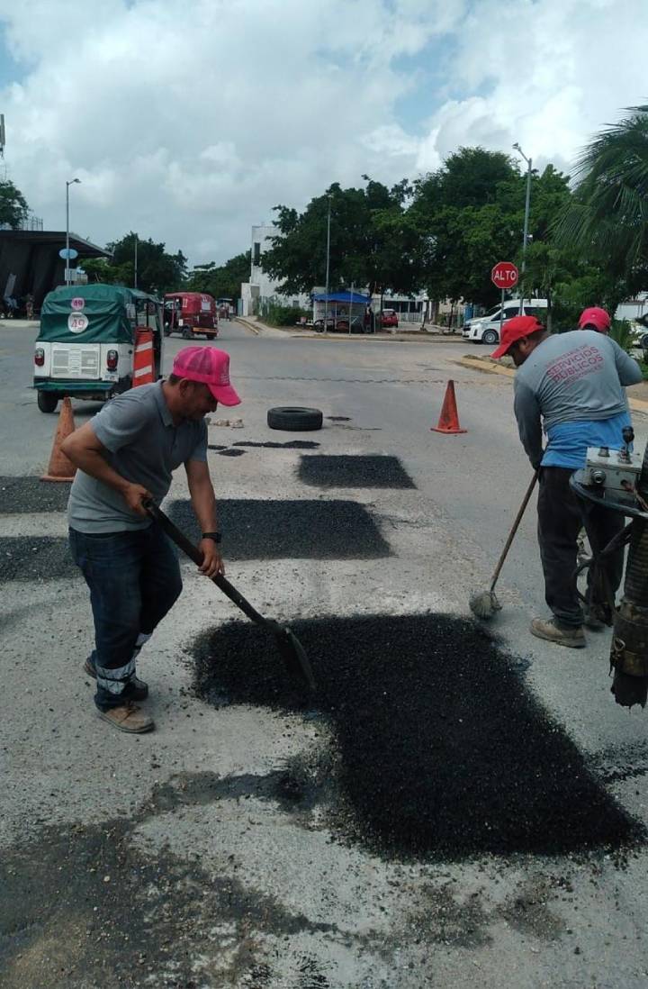 Intensas labores de reparacion de calles avanzan en Puerto Aventuras Estefania Mercado 2