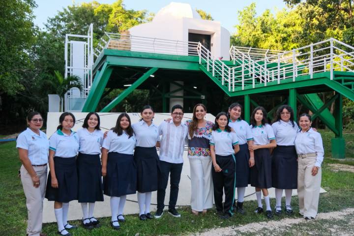 Mara Lezama Fomenta la Ciencia en Ninas y Ninos para Construir un Futuro de Paz