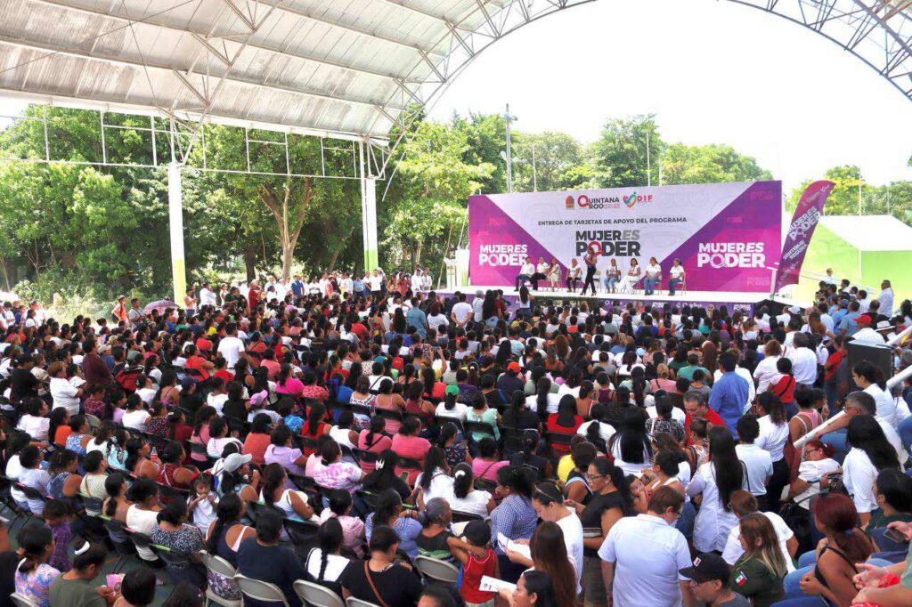 ACOMPAÑA BLANCA MERARI A LA GOBERNADORA A LA ENTREGA DE TARJETAS DE “MUJER ES PODER” 1 ACOMPANA BLANCA MERARI A LA GOBERNADORA A LA ENTREGA DE TARJETAS DE MUJER ES PODER 2