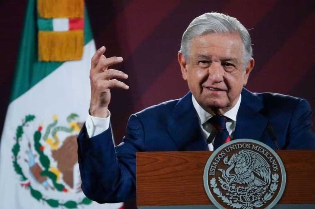 AMLO advierte que los miembros de Morena tendrán que dejar sus cargos si así lo solicita el Consejo