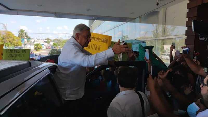 AMLO supervisa el Tren Maya en Quintana Roo y atiende a demandas de ejidatarios y sindicato