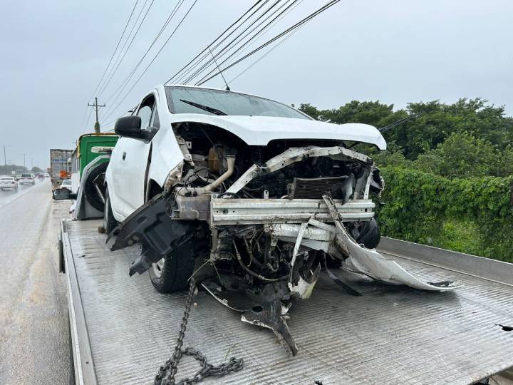 Accidente de Tráfico en Carretera Federal Cerca de Xpu-Há Deja a Conductora Herida
