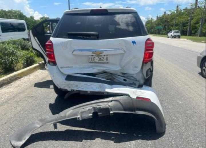 Accidente en la Carretera Cancun Puerto Morelos deja 4 heridos 1