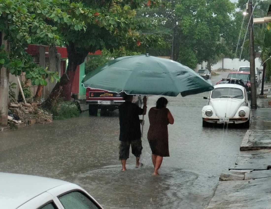 Apelan a la población de Cancún a evitar el depósito de basura durante las lluvias para prevenir el bloqueo de los pozos de absorción