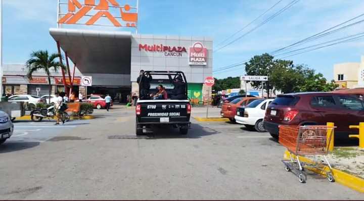 Aprehendida Pareja Cometiendo Robo en Supermercado de la Region 248 de Cancun 1