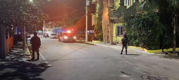 Arde bodega en playa del carmen