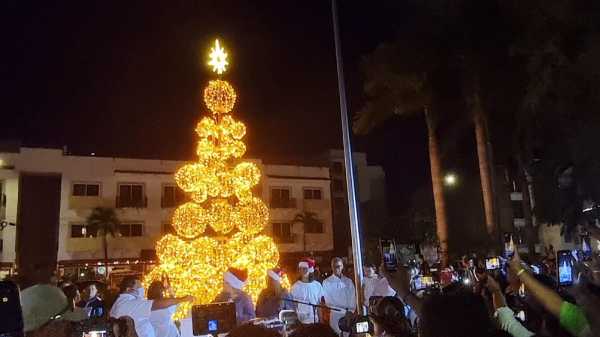 Arrancan las celebridades navidenas en Solidaridad con las luces encendidas 4