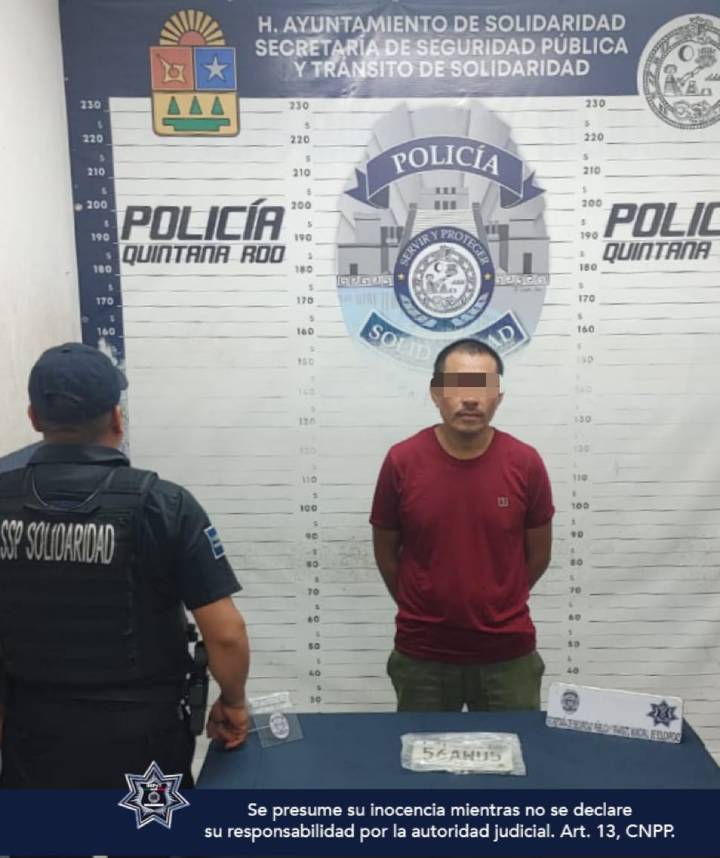 Arrestan a Dos Individuos por Violaciones de Tráfico y Agresión en Playa del Carmen