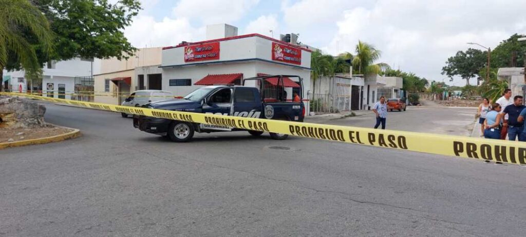 Ataque armado contra negocio en Playa del Carmen