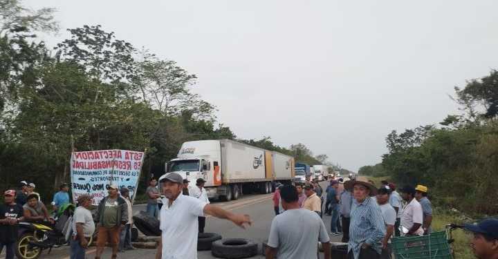 Bloqueo de carretera en "La Pantera": Manifestantes interrumpen la vía corta Chetumal-Mérida