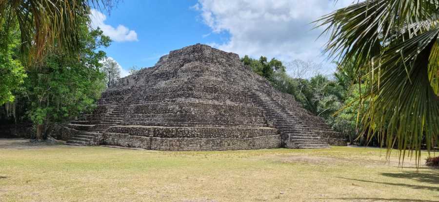 Chacchobén: Un Encuentro Mágico con la Naturaleza y la Historia Maya